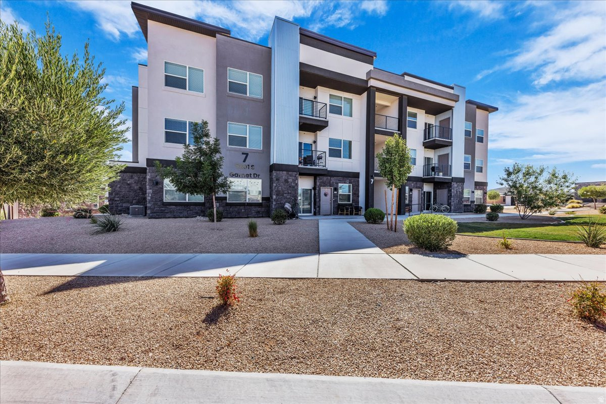 main property photo 0