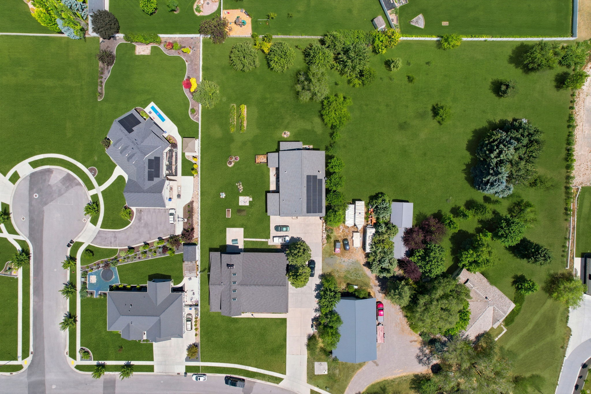 main property photo 13