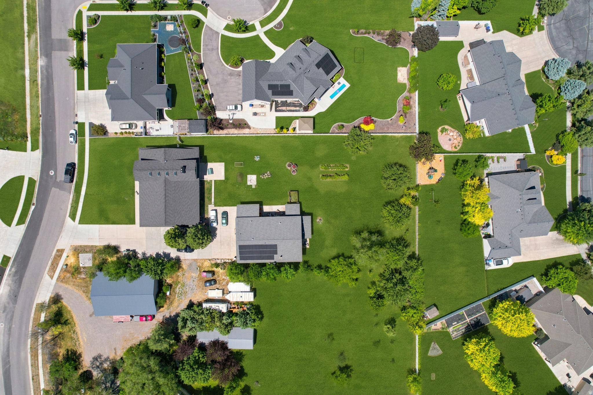 main property photo 14