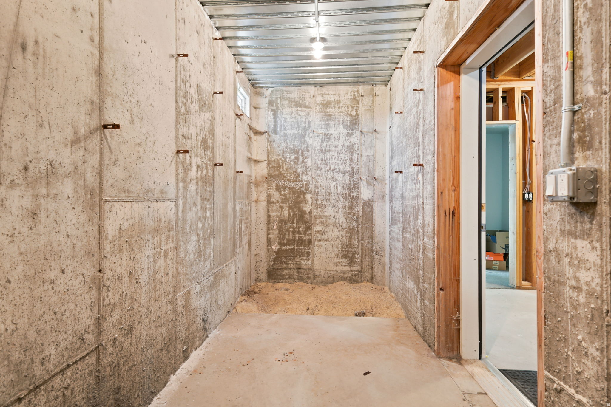 main property photo 43