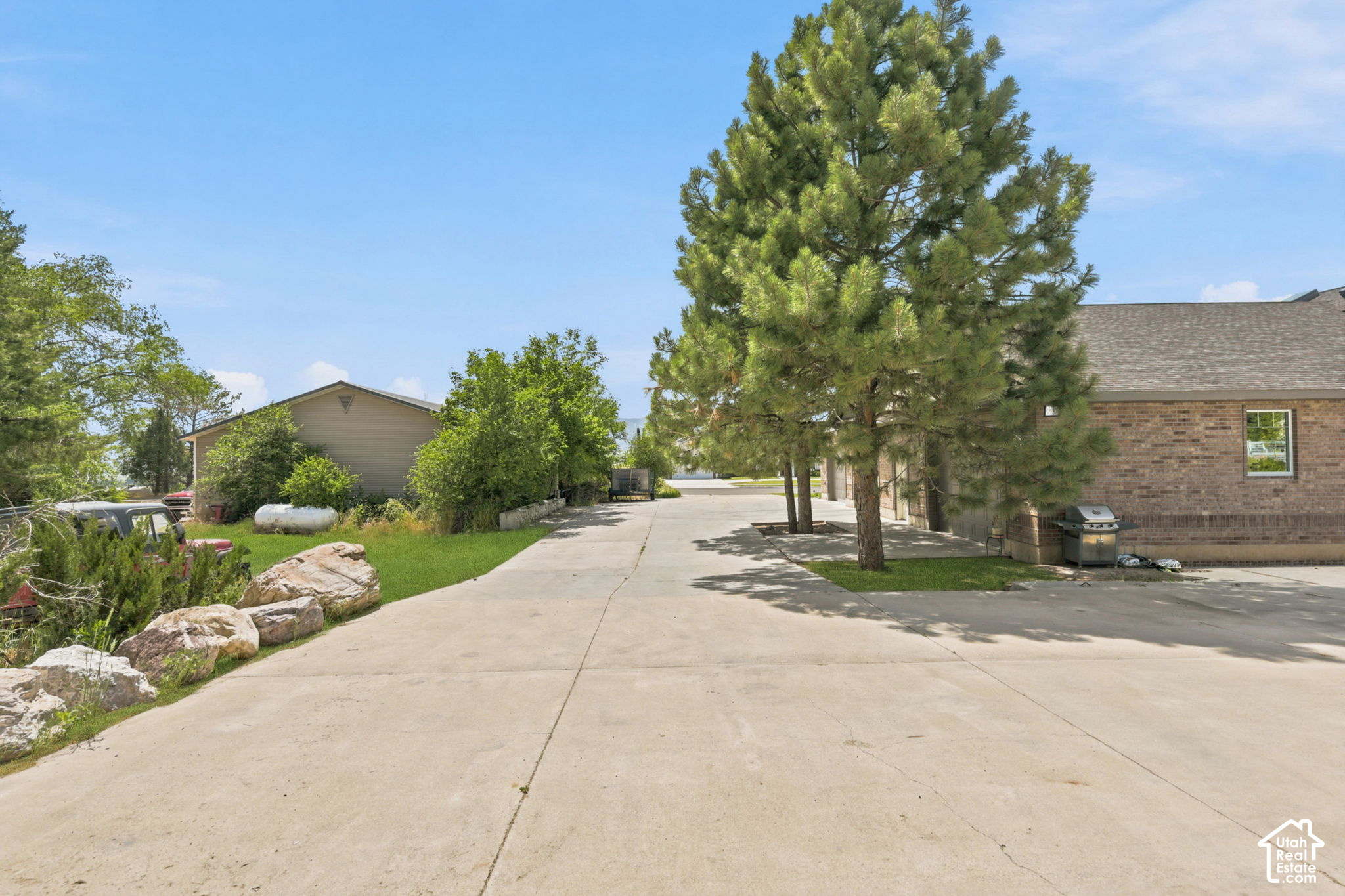 main property photo 76