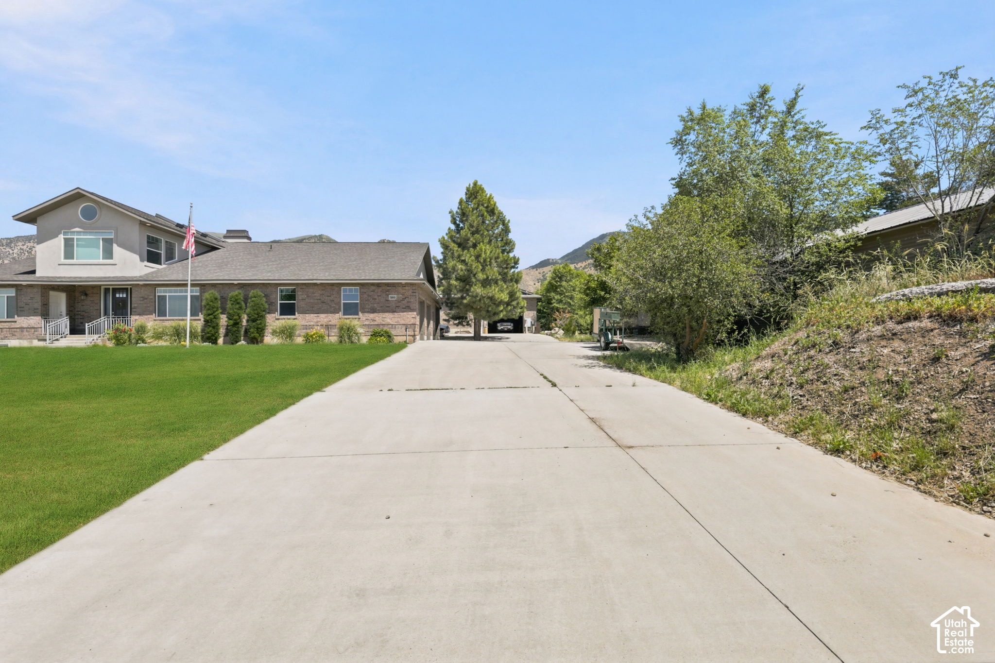 main property photo 78