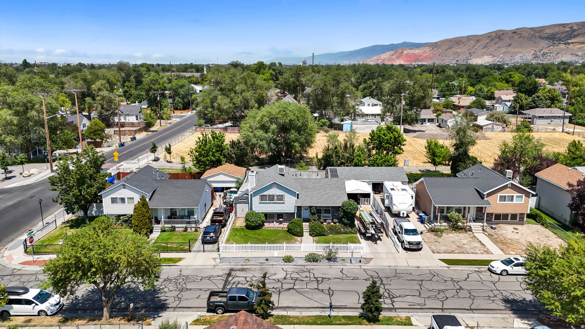 main property photo 8