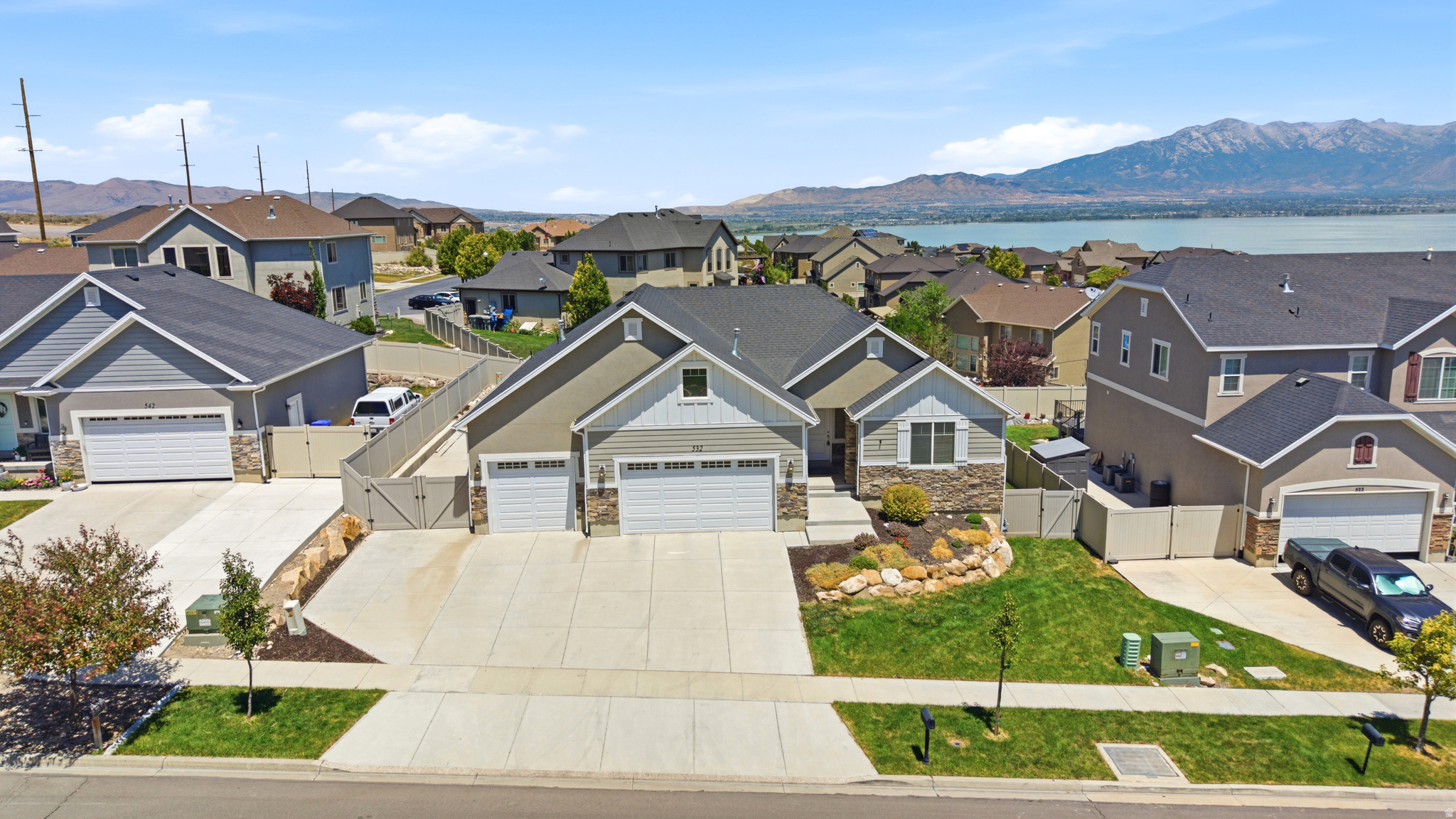 main property photo 41