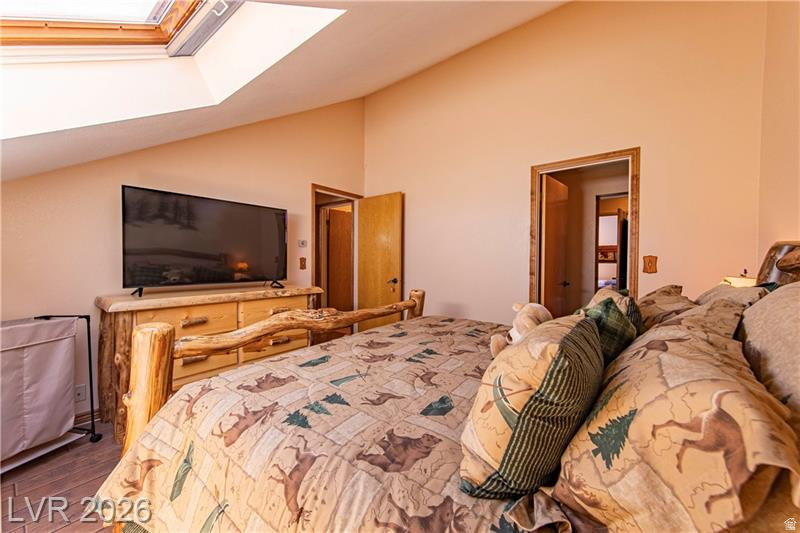 main property photo 30