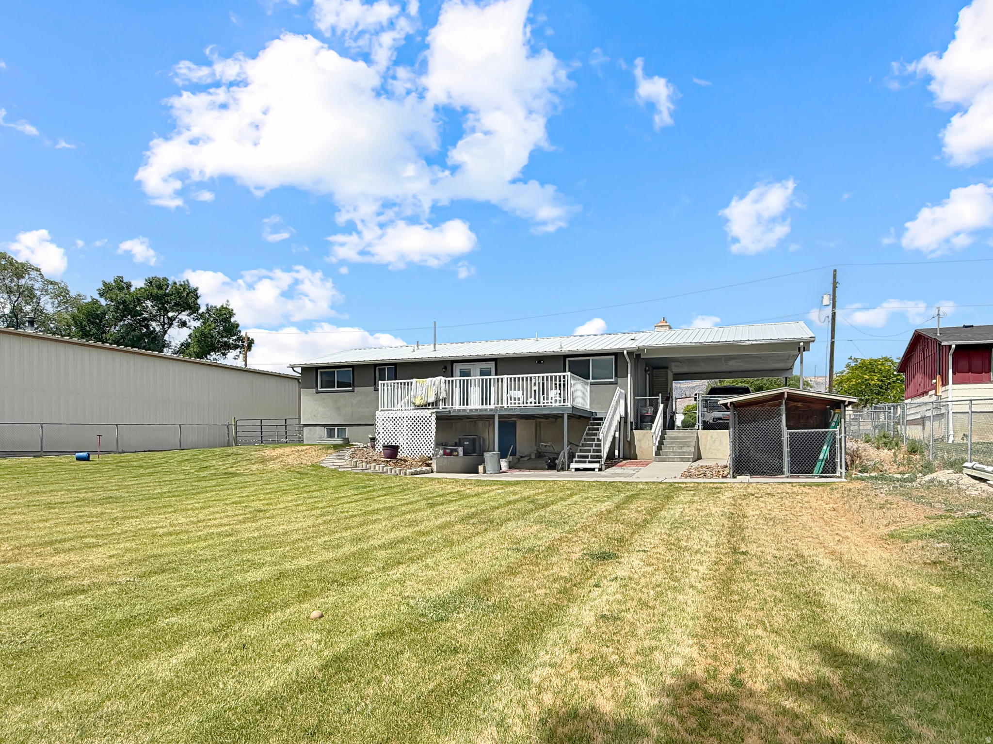 main property photo 28