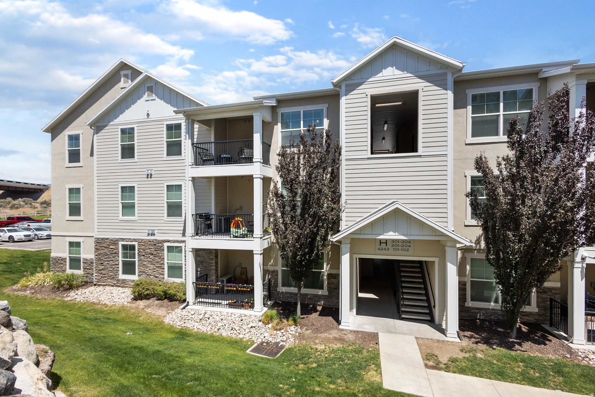 main property photo 0