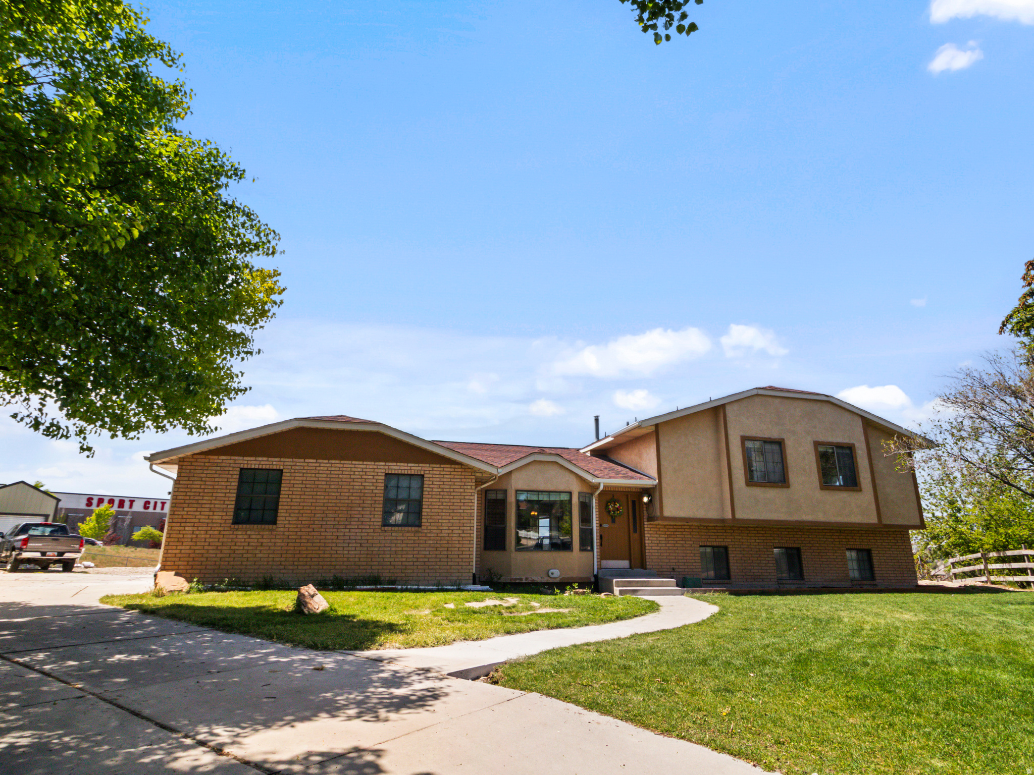 main property photo 0