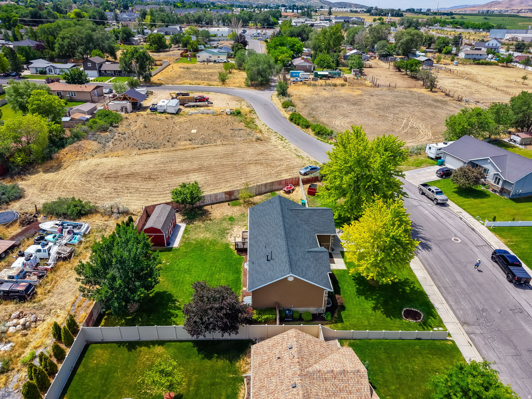 main property photo 34