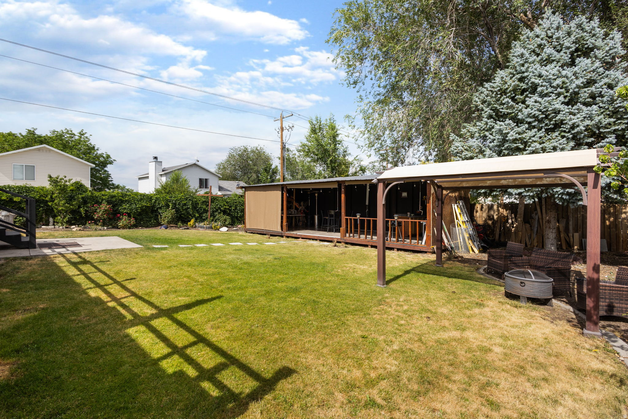 main property photo 16