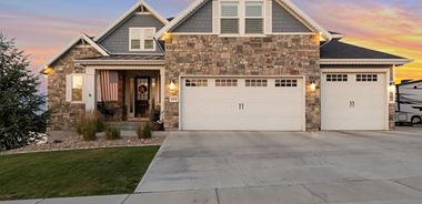 image of property with 6 Bed | 4 Bath | 4,424 Sqft