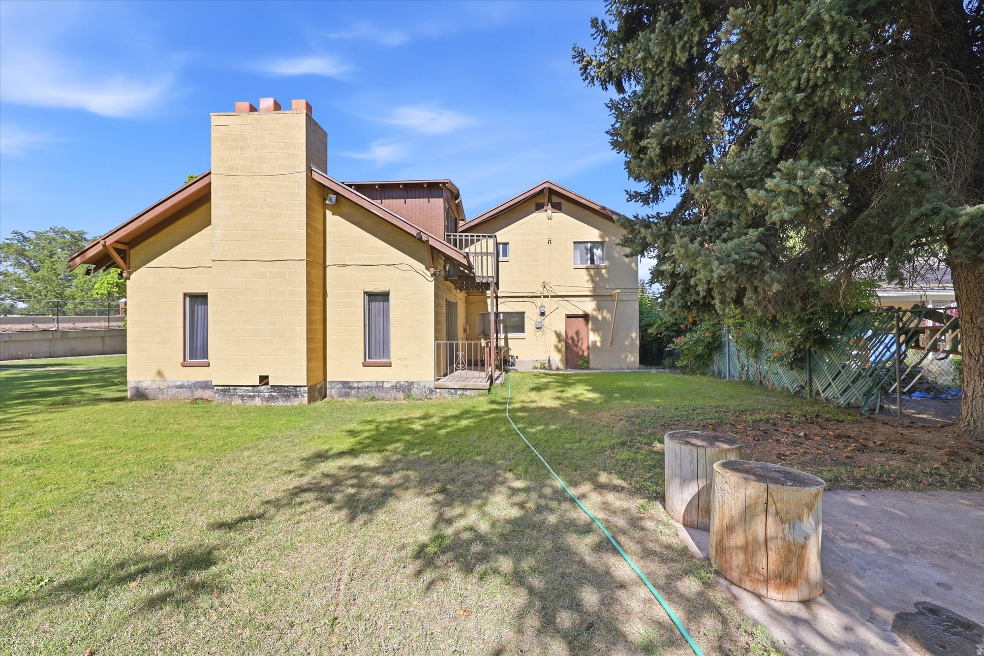 main property photo 4