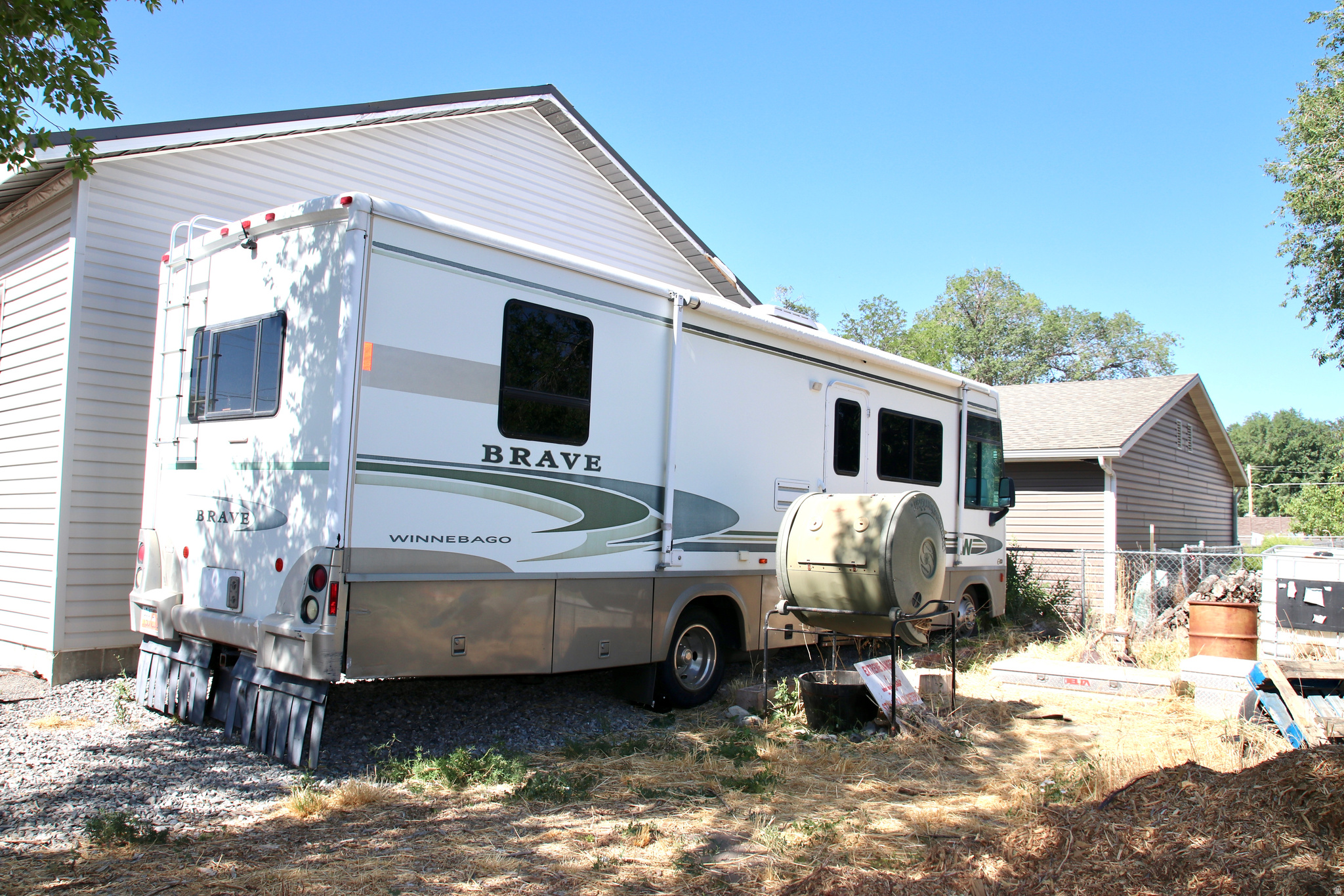 main property photo 37
