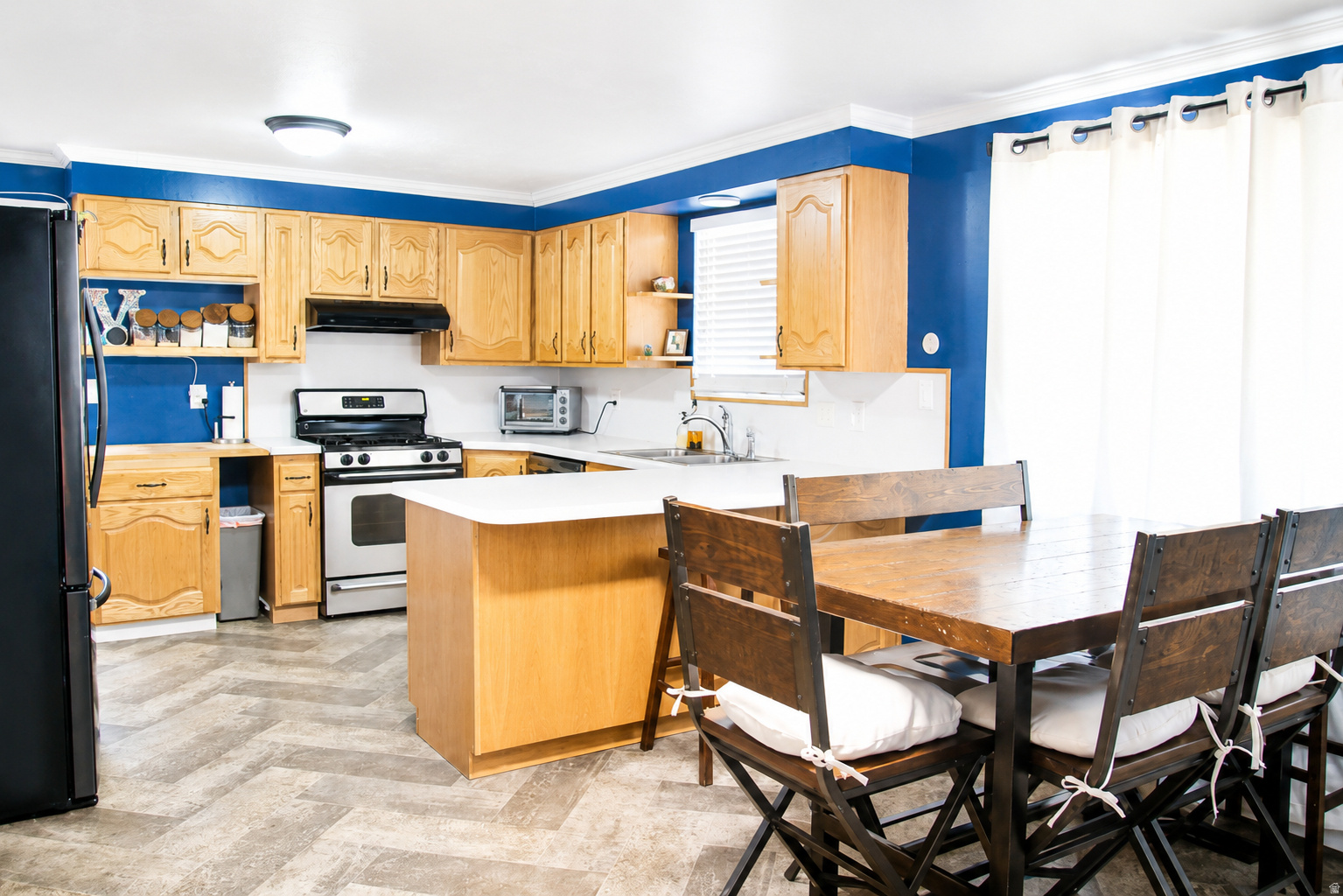 main property photo 5