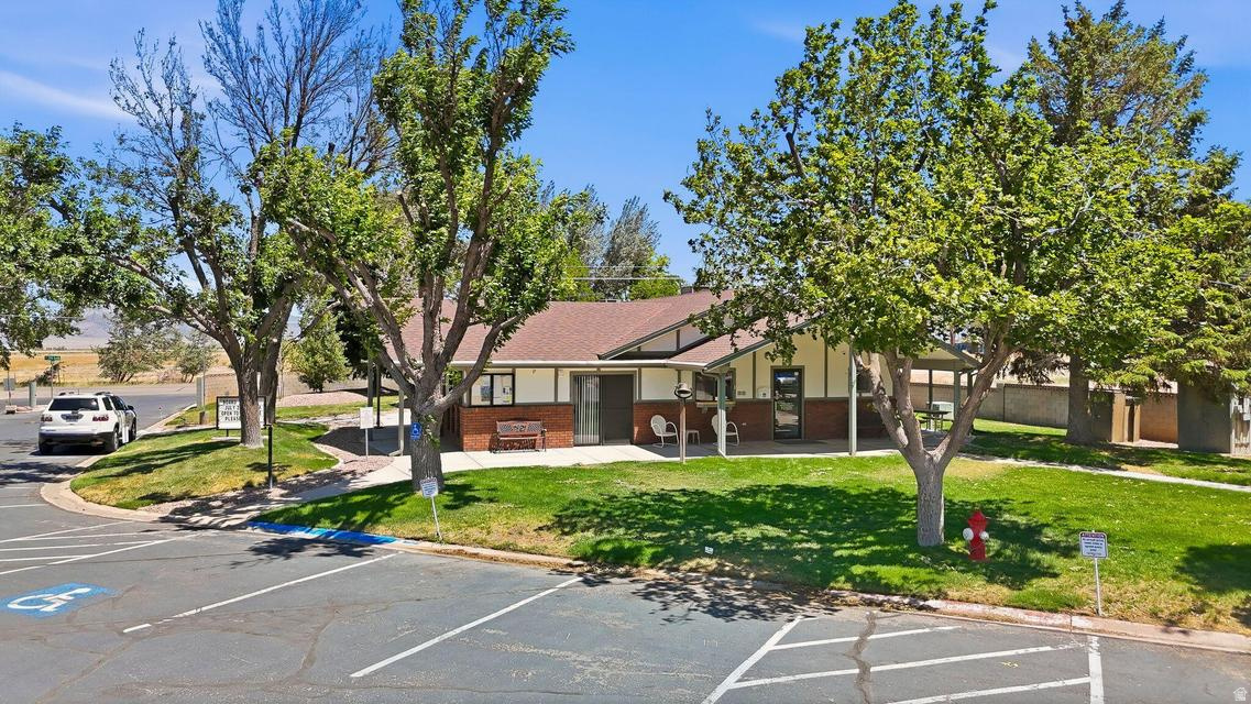 main property photo 11