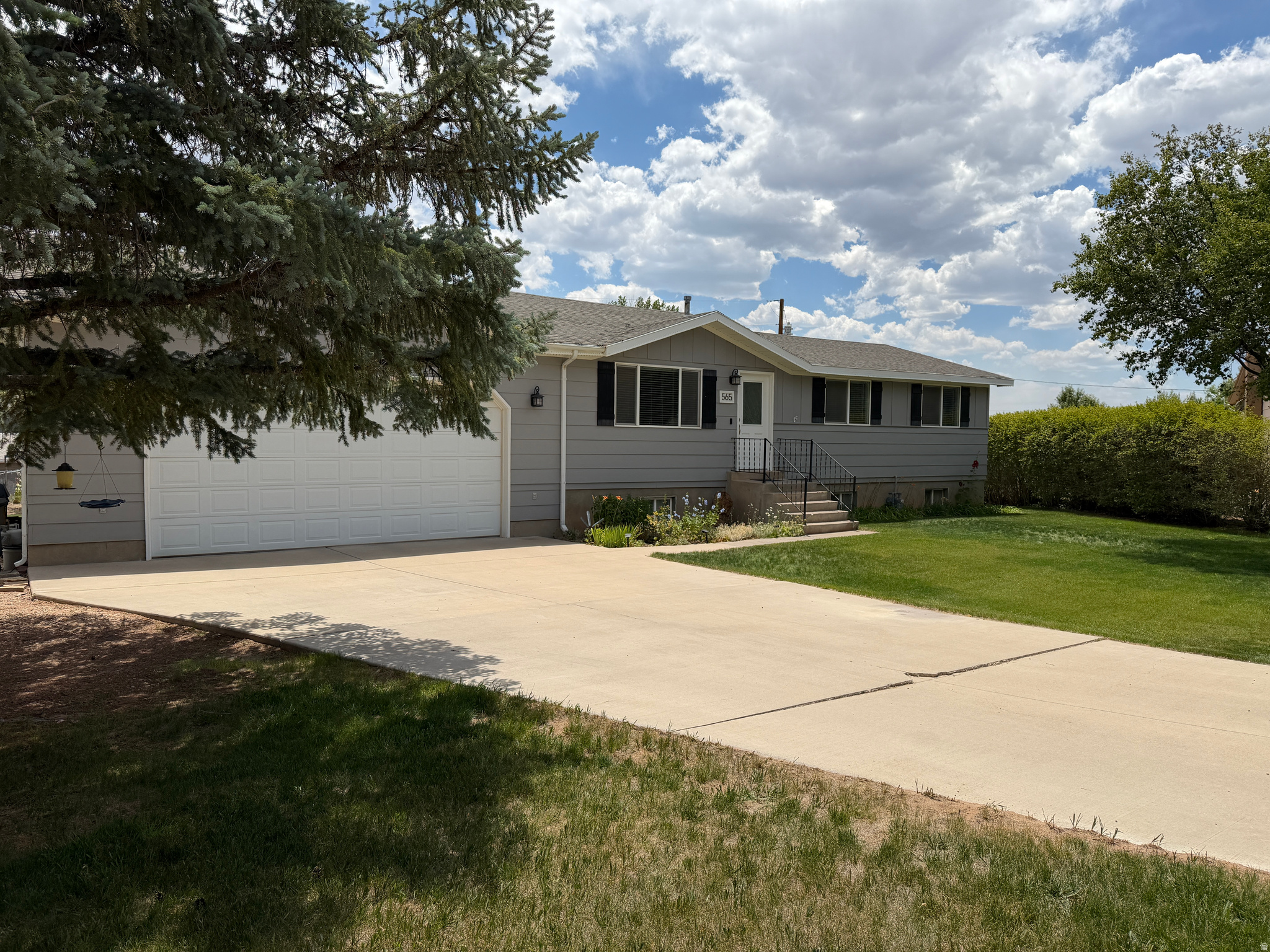 main property photo 37