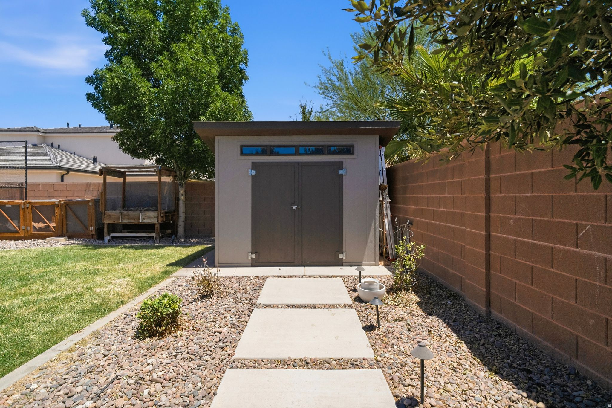 main property photo 40