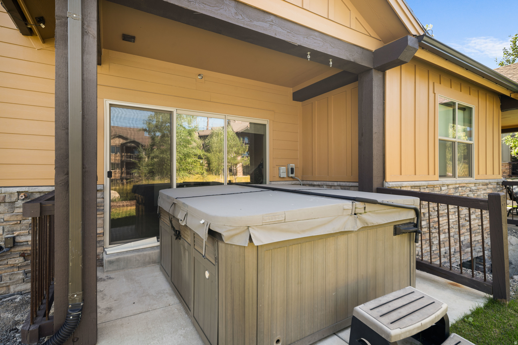 main property photo 29