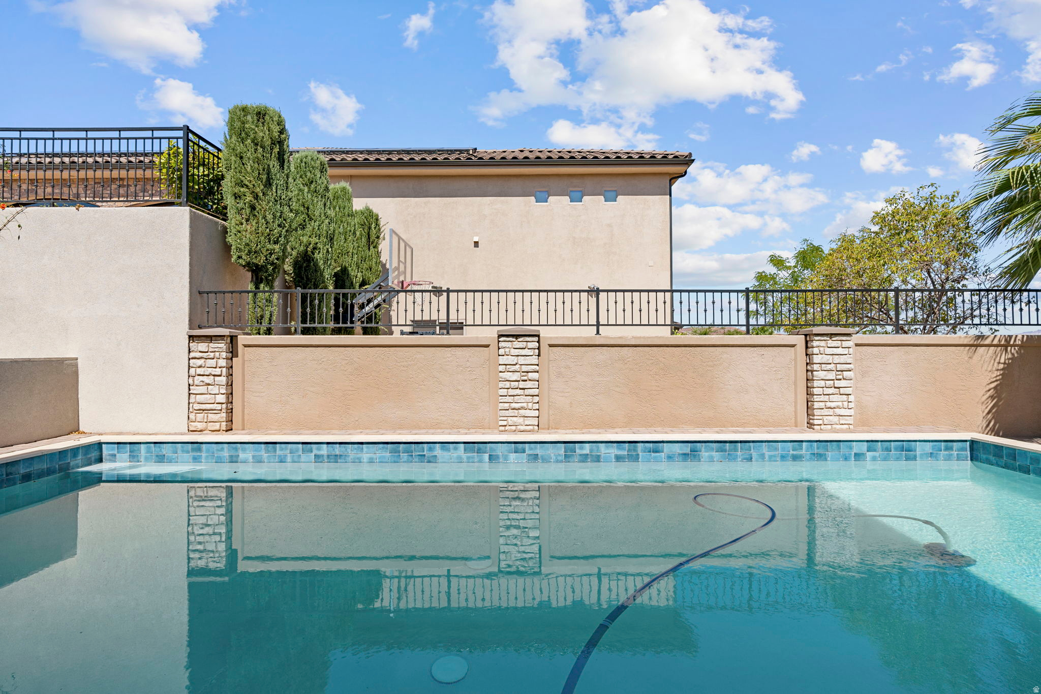 main property photo 75