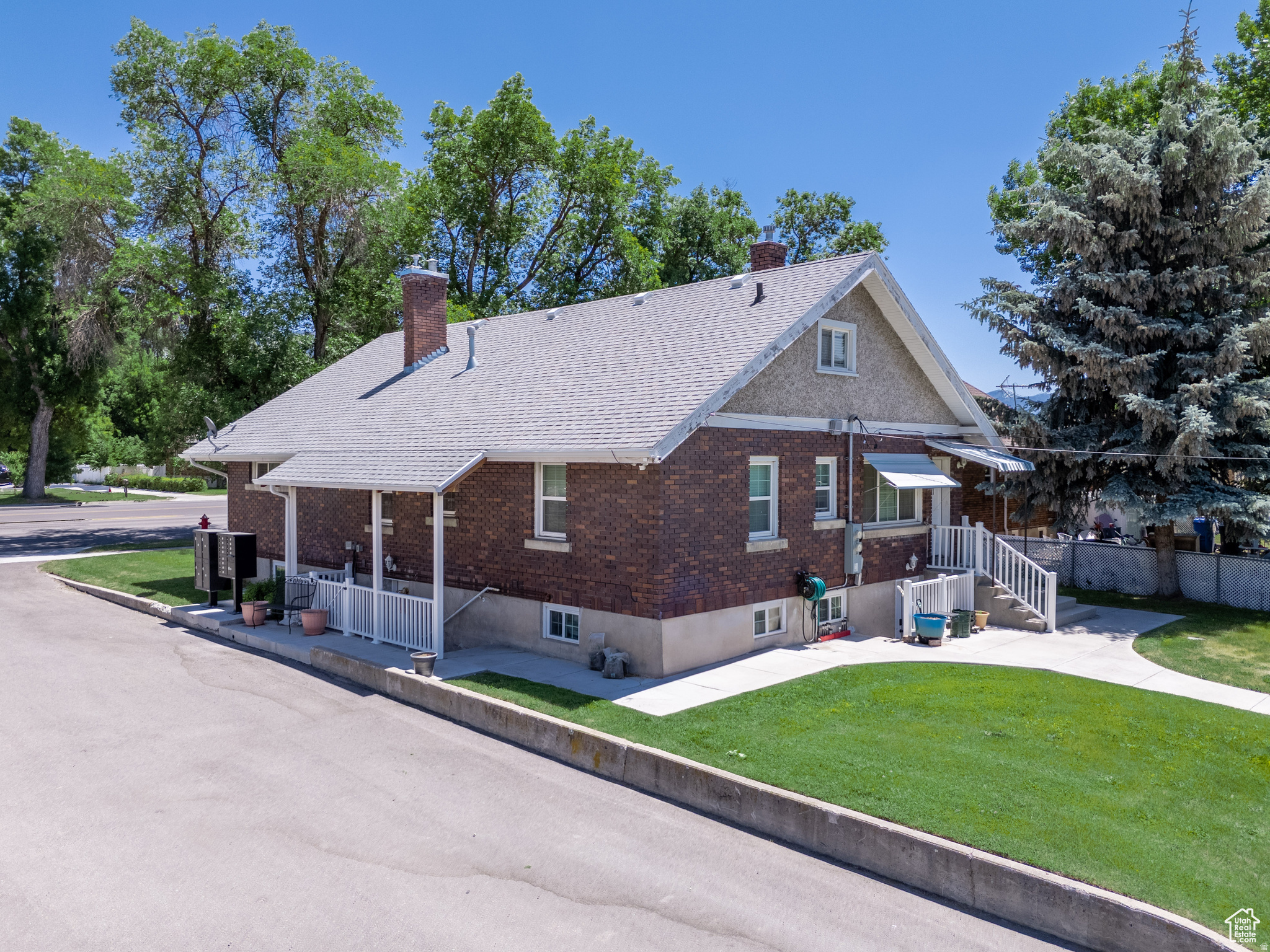 main property photo 22
