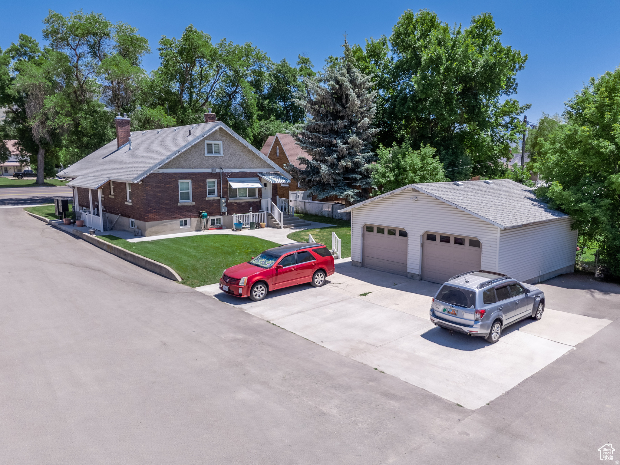 main property photo 23