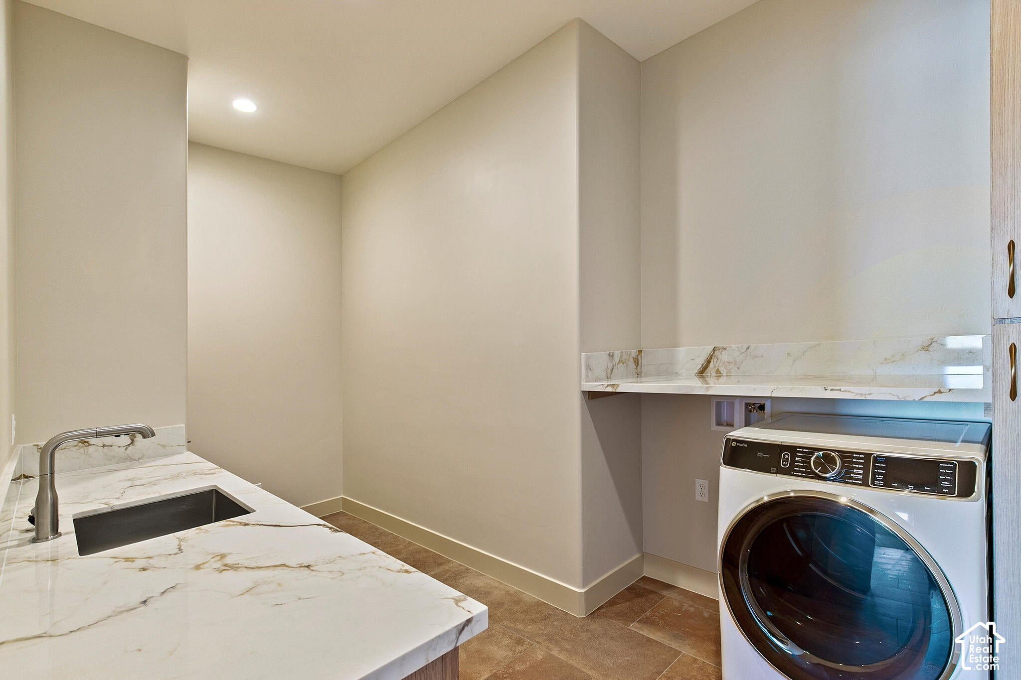 main property photo 60