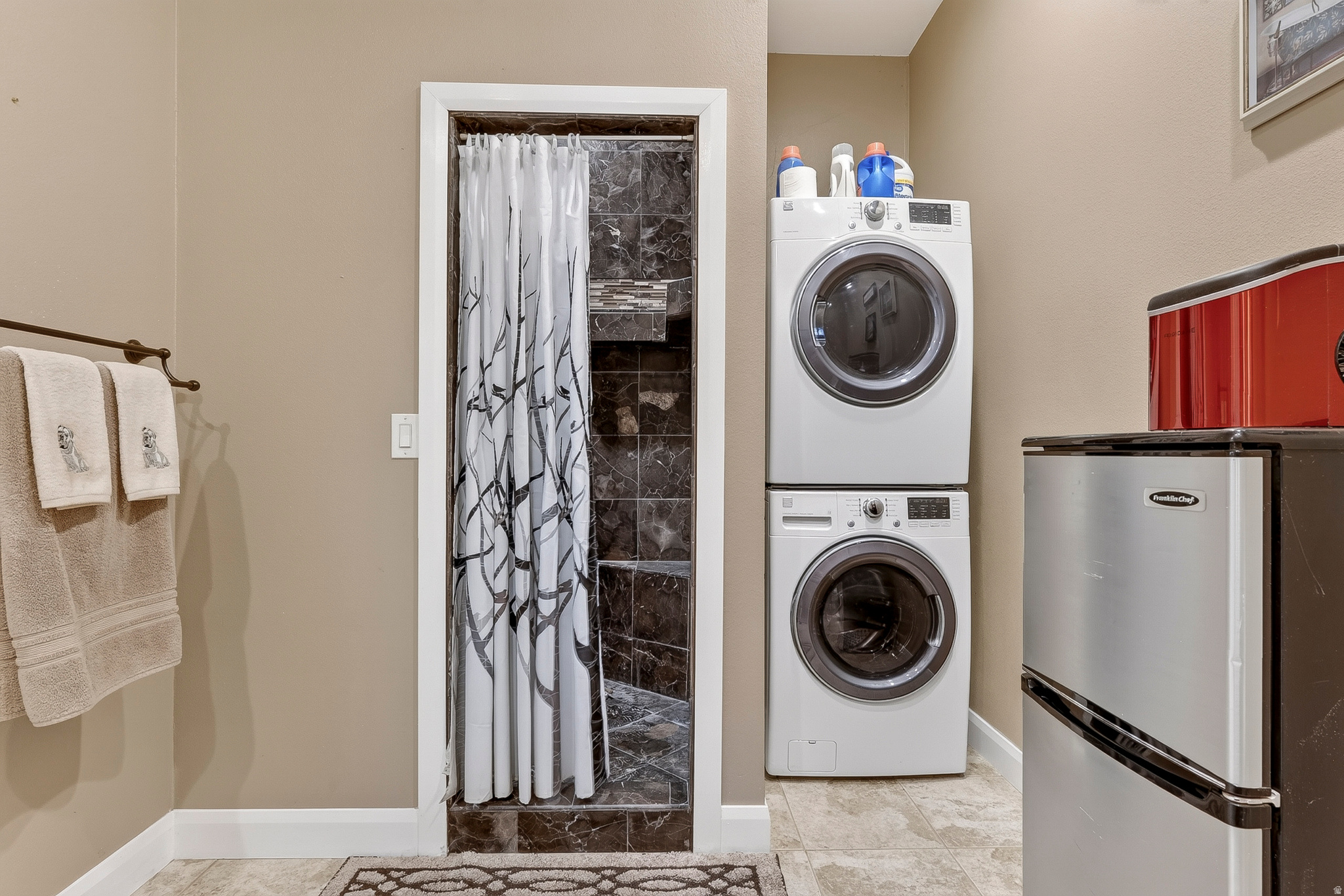 main property photo 78