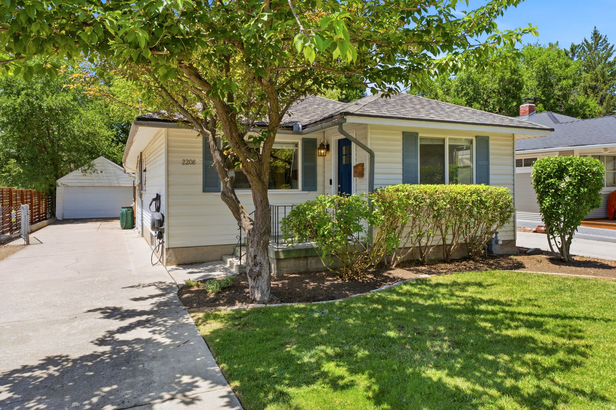main property photo 2