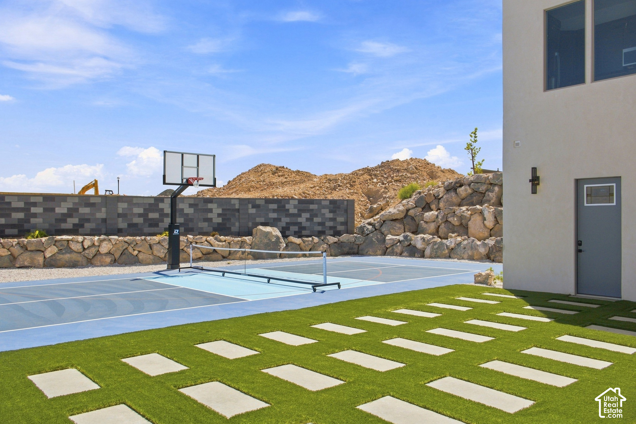 main property photo 81