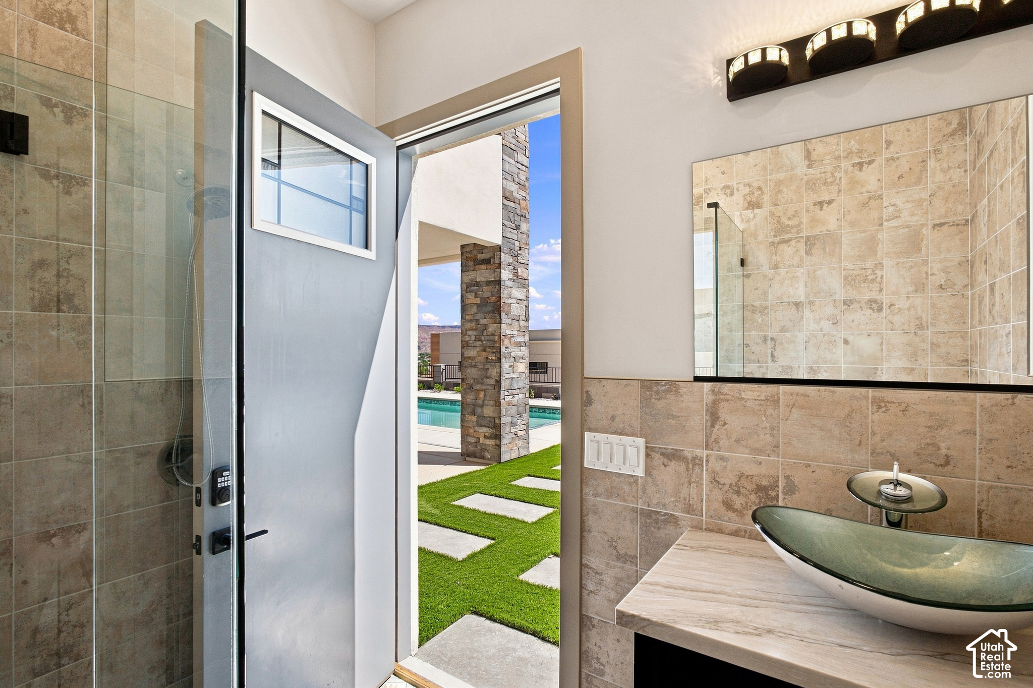 main property photo 84