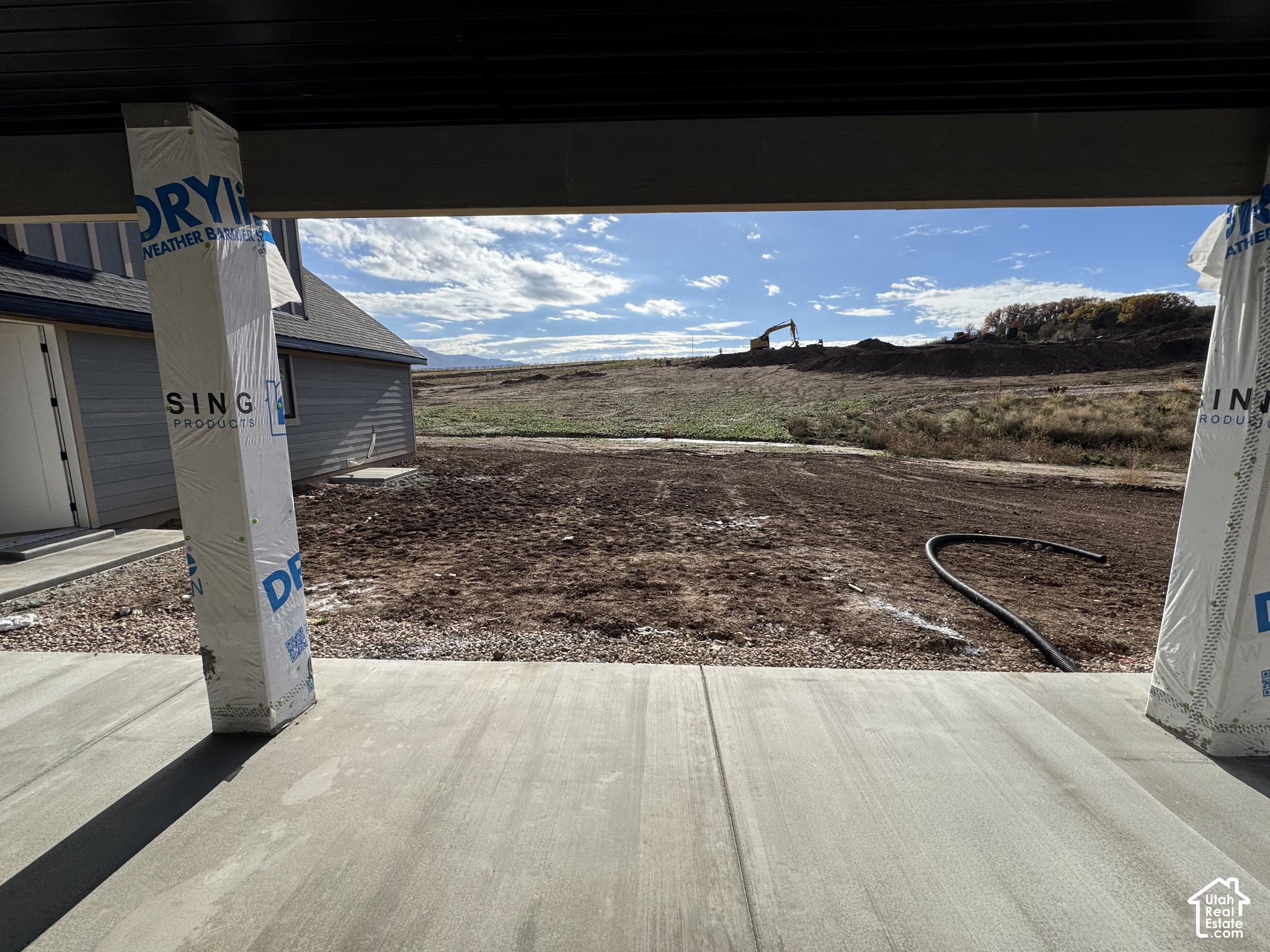 main property photo 30