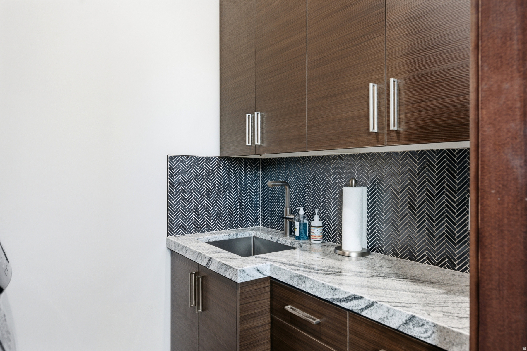 main property photo 99