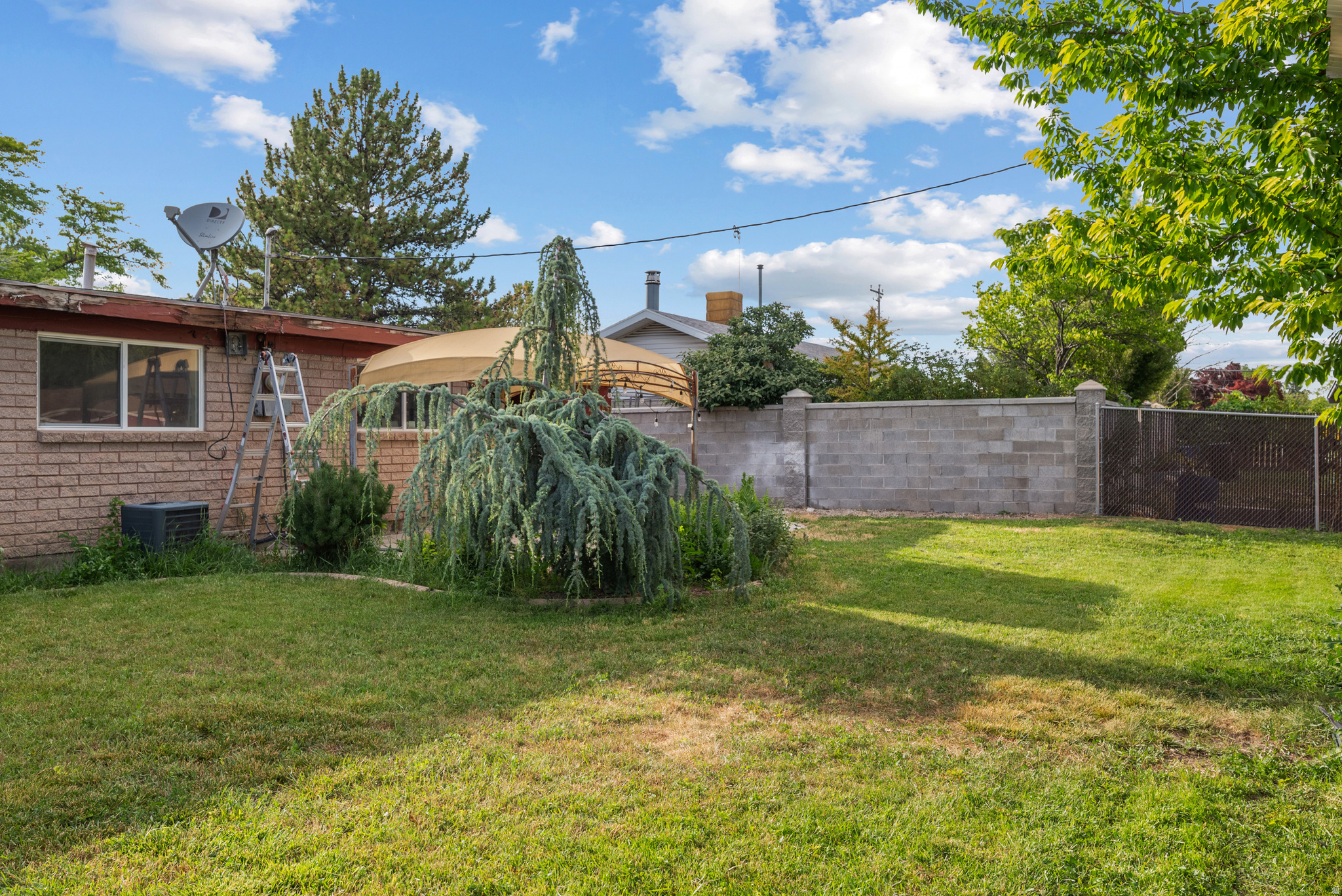 main property photo 12