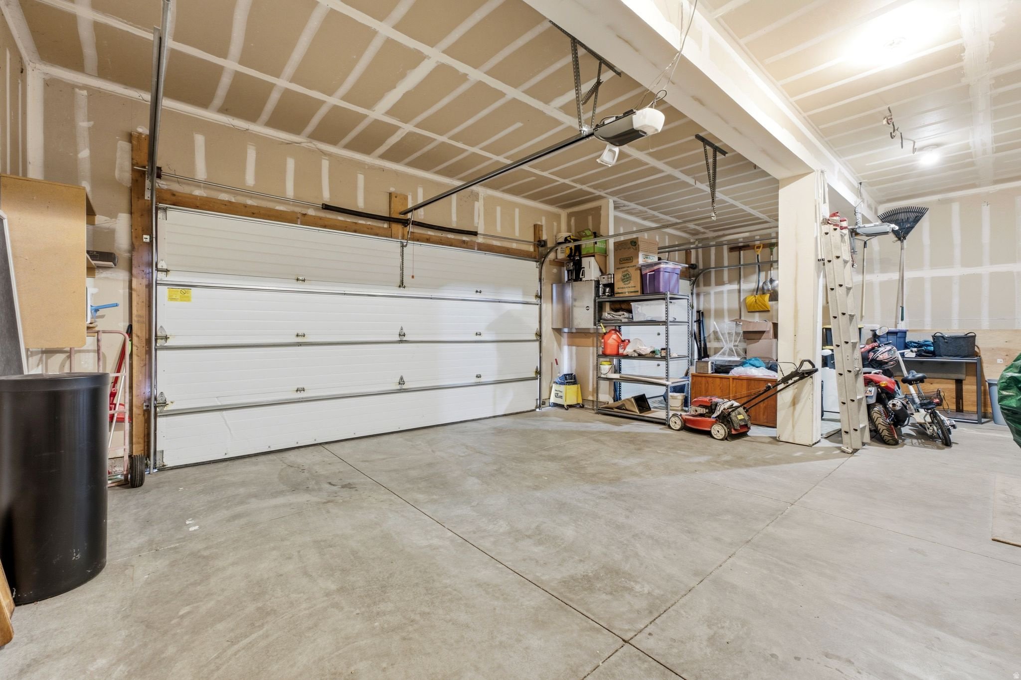 main property photo 81
