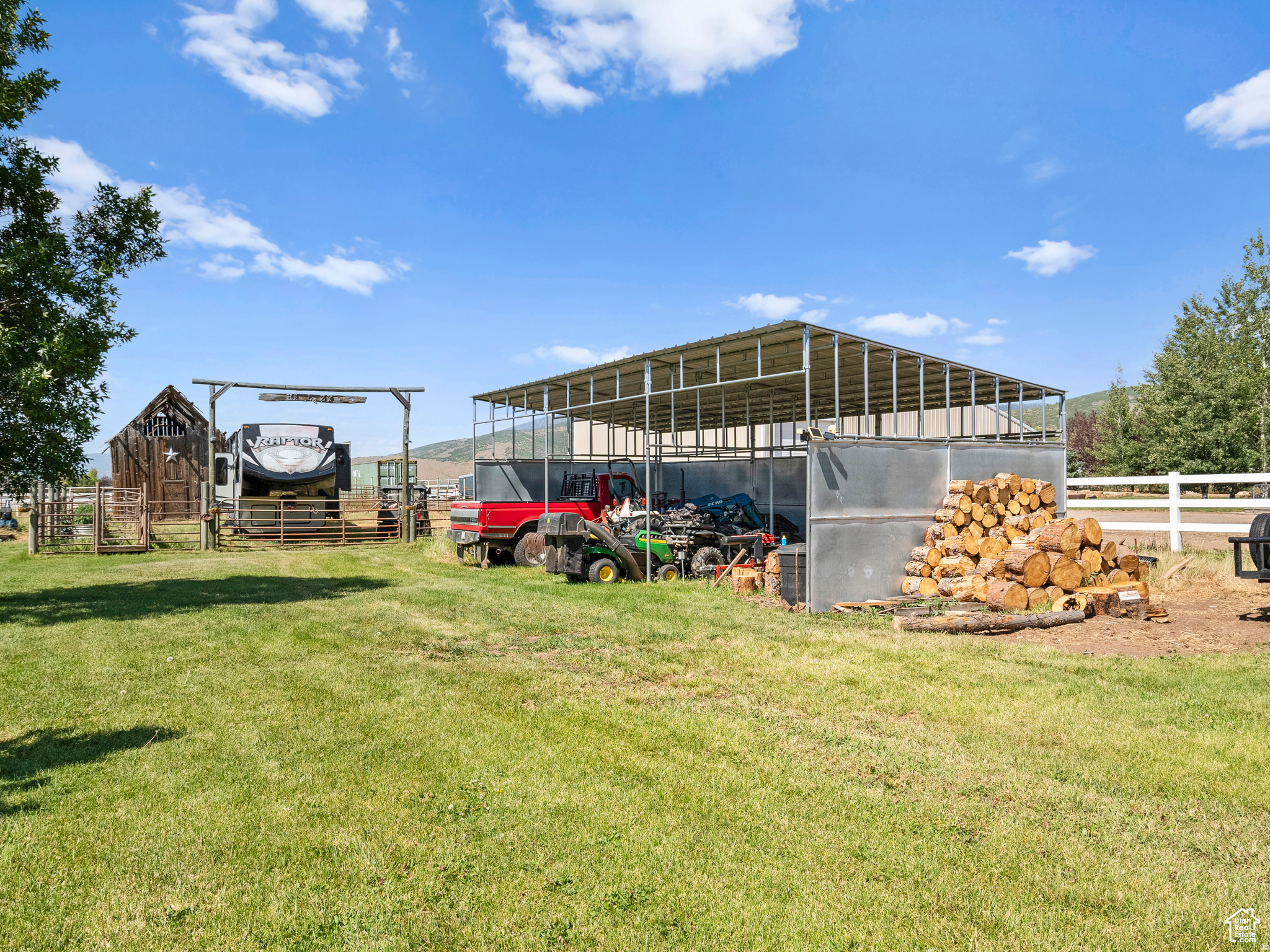 main property photo 27