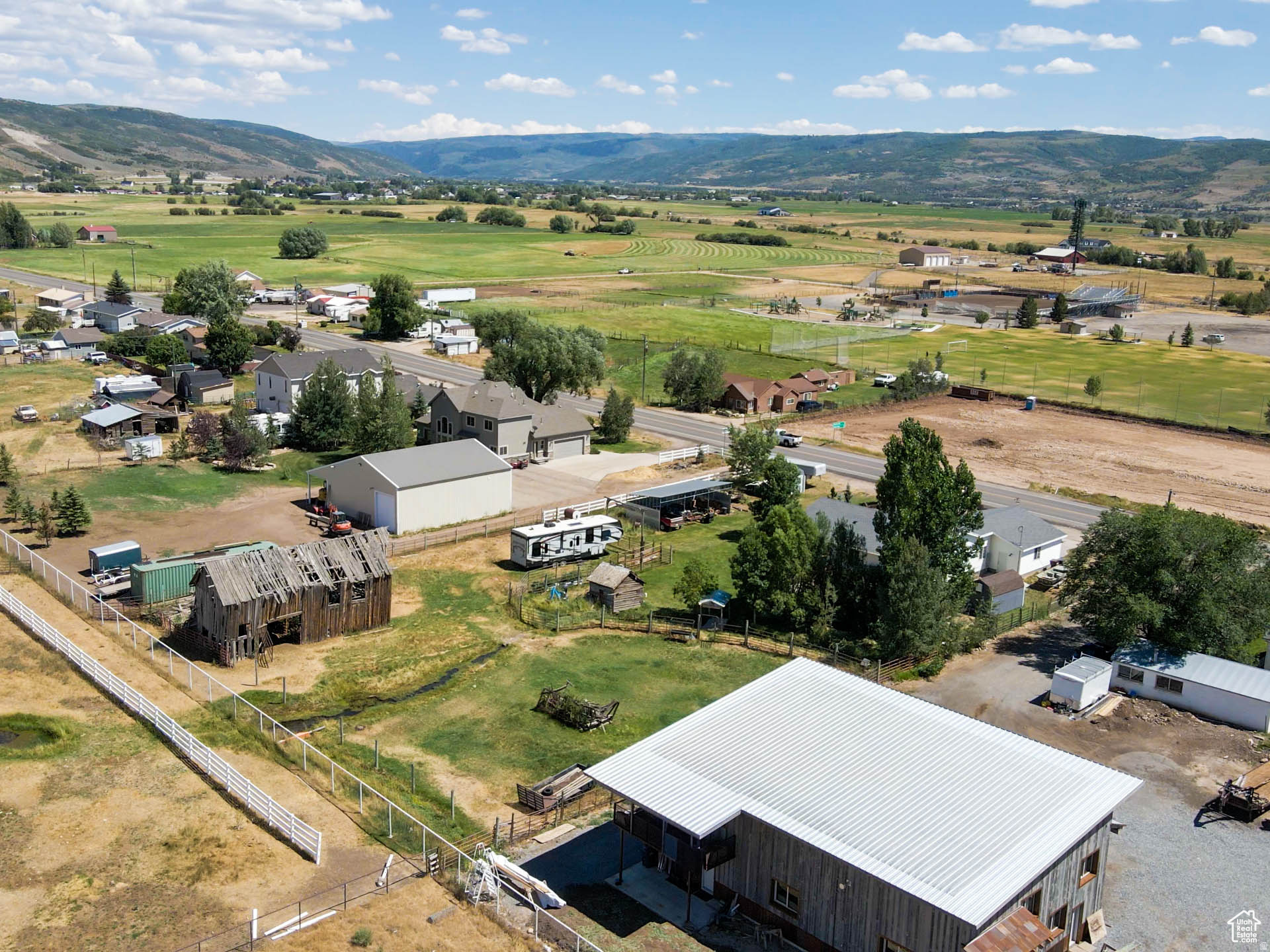 main property photo 32