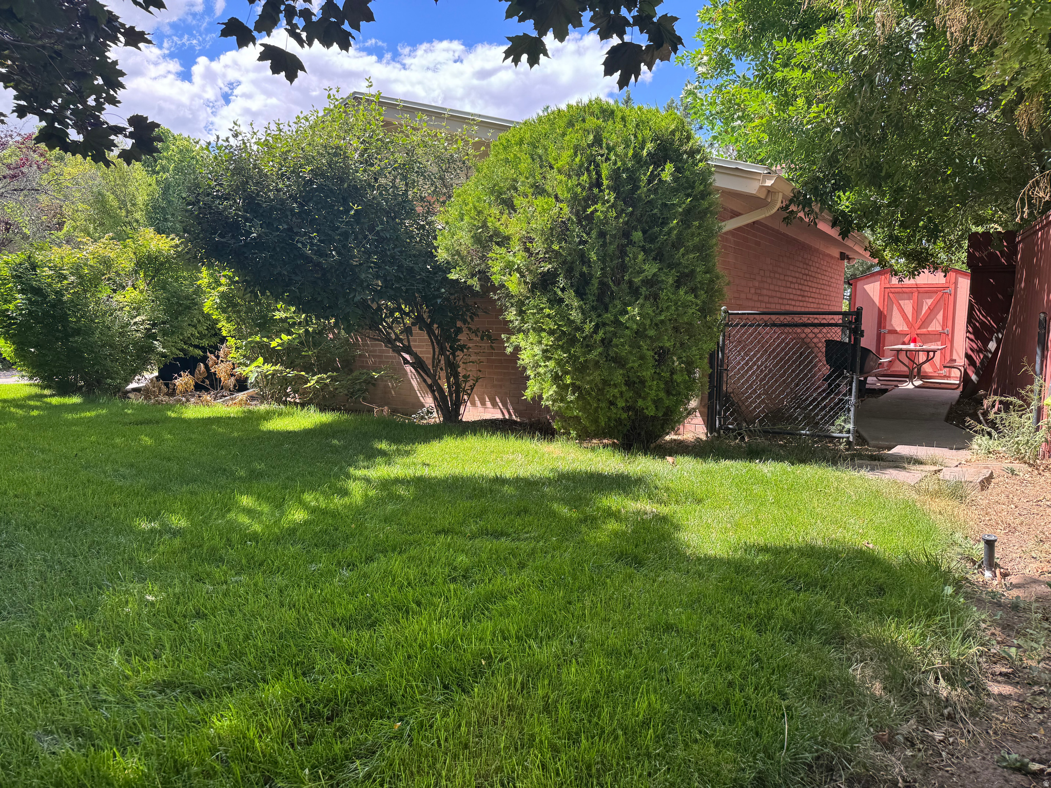 main property photo 33