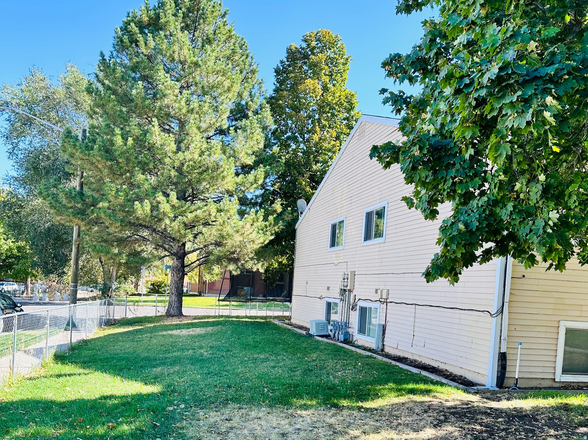 main property photo 40