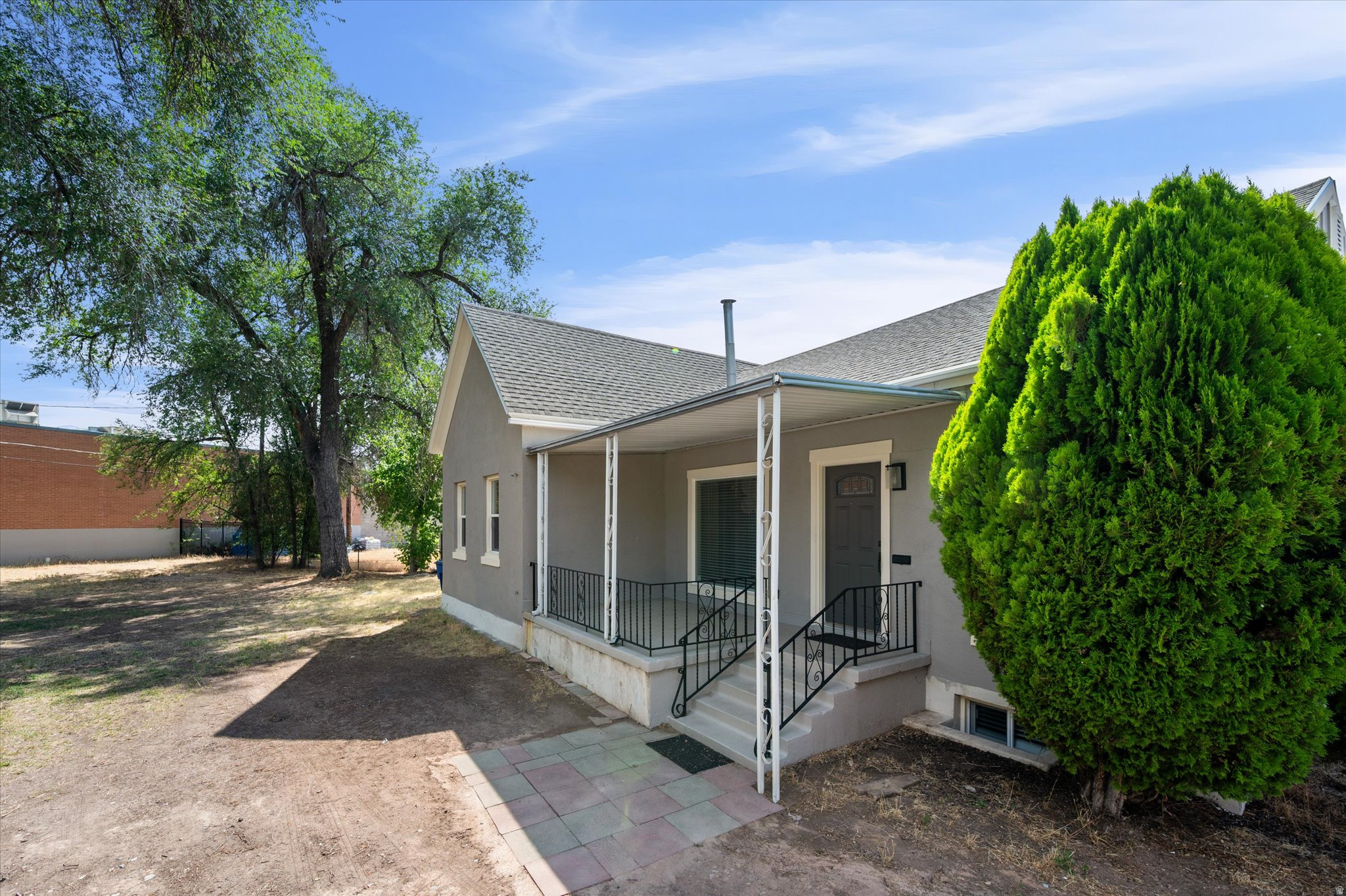 main property photo 27