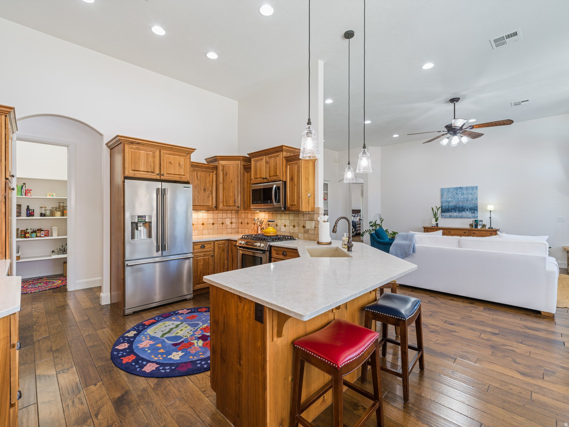 main property photo 16