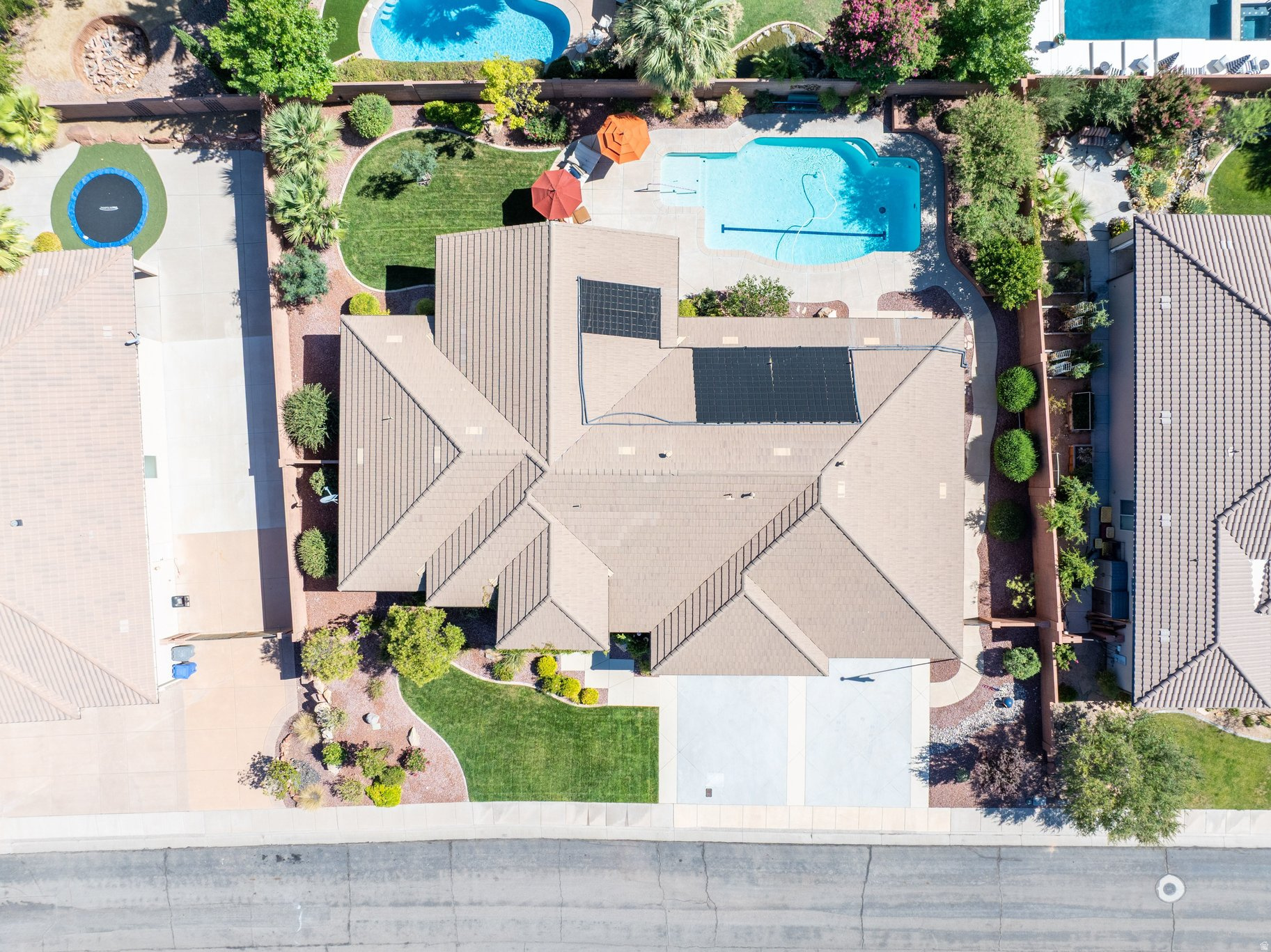 main property photo 45