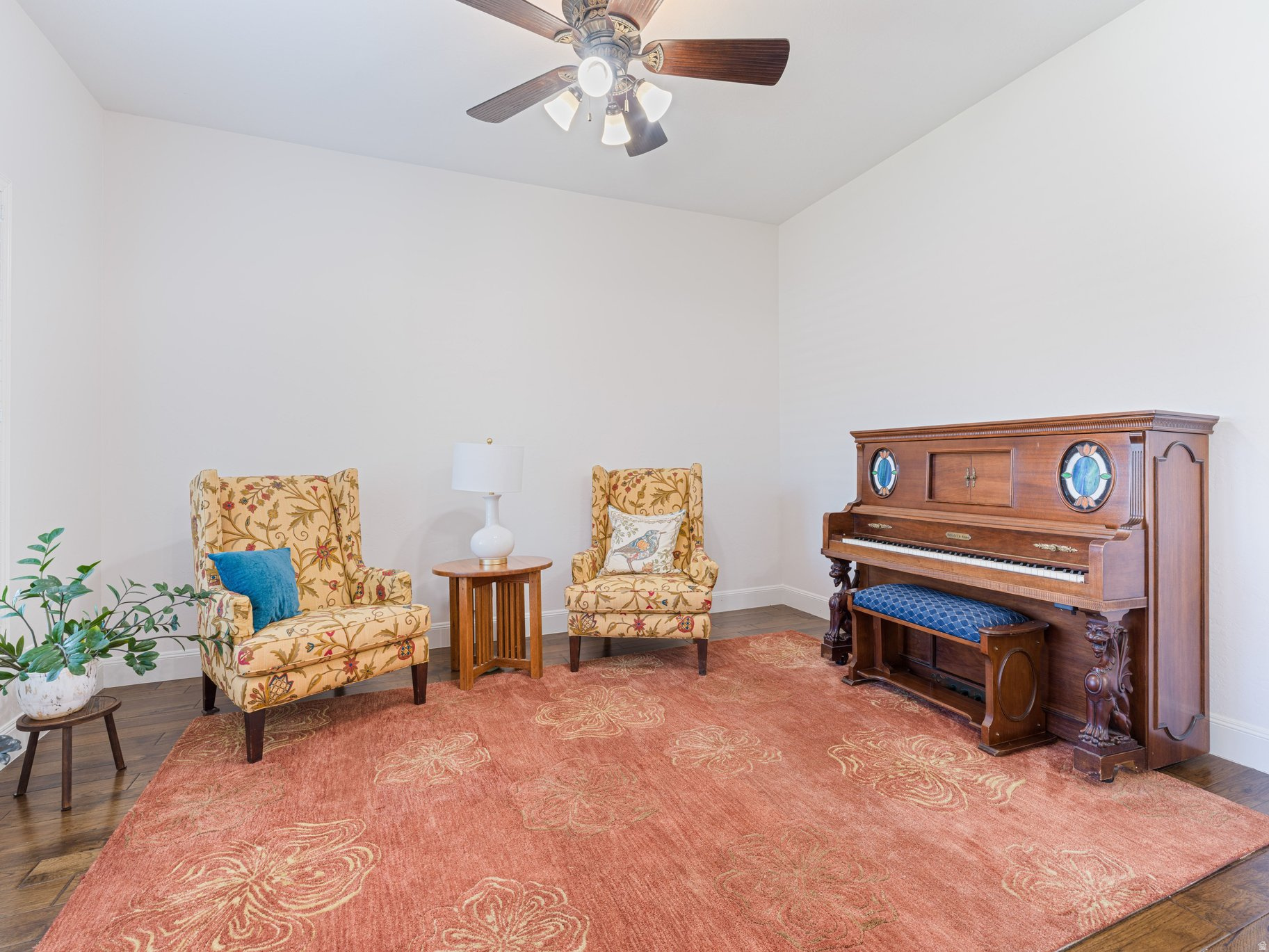 main property photo 5