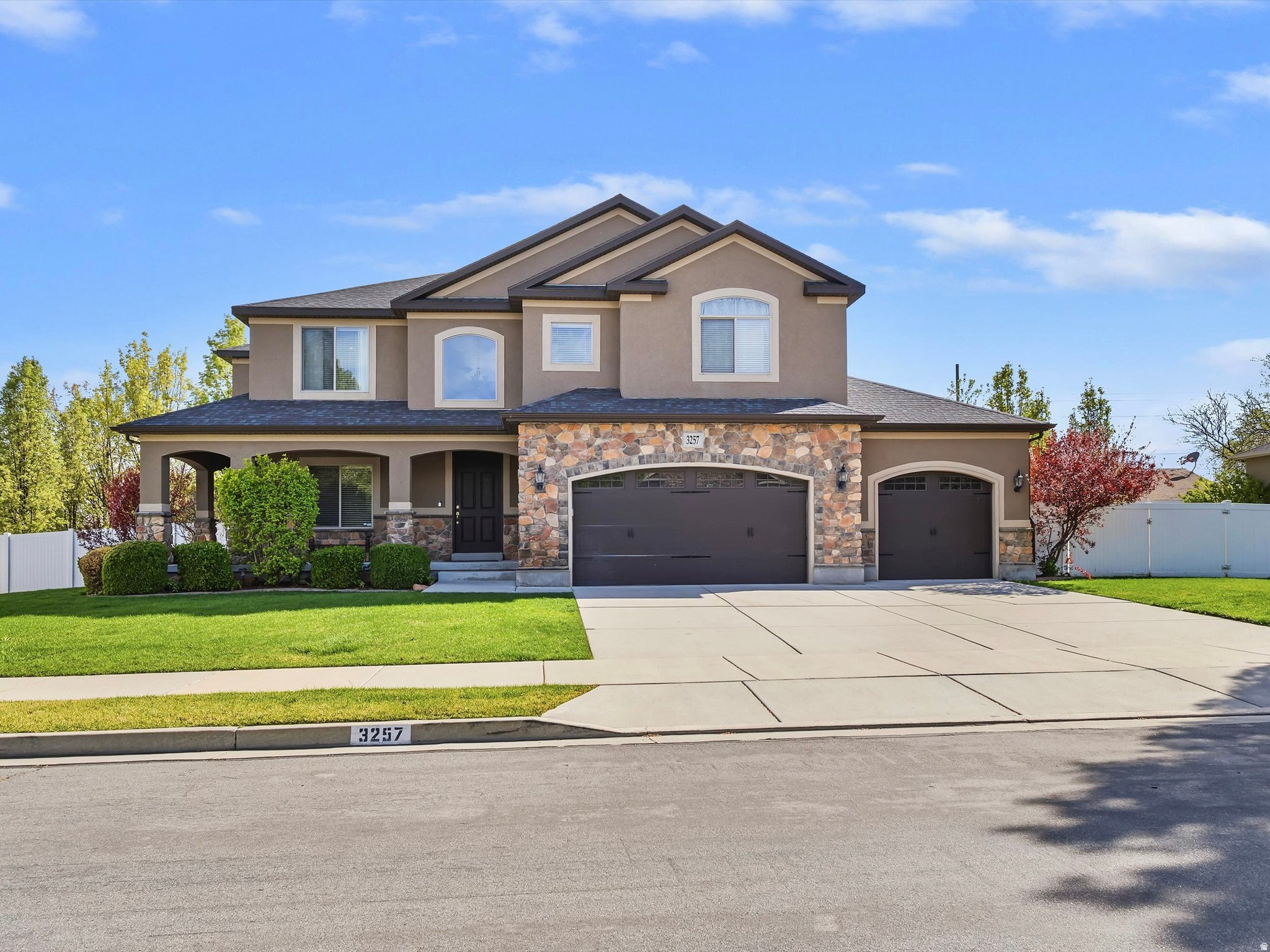 main property photo 0