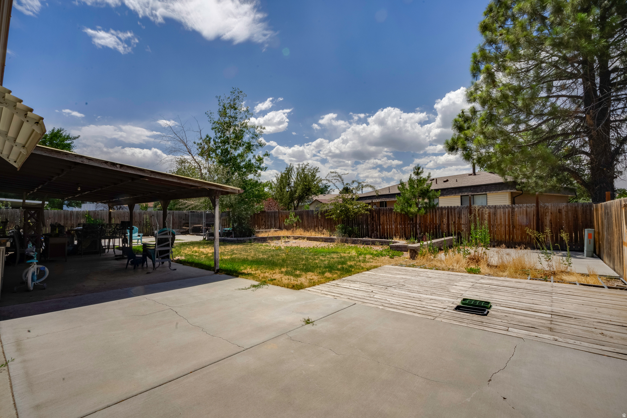main property photo 12