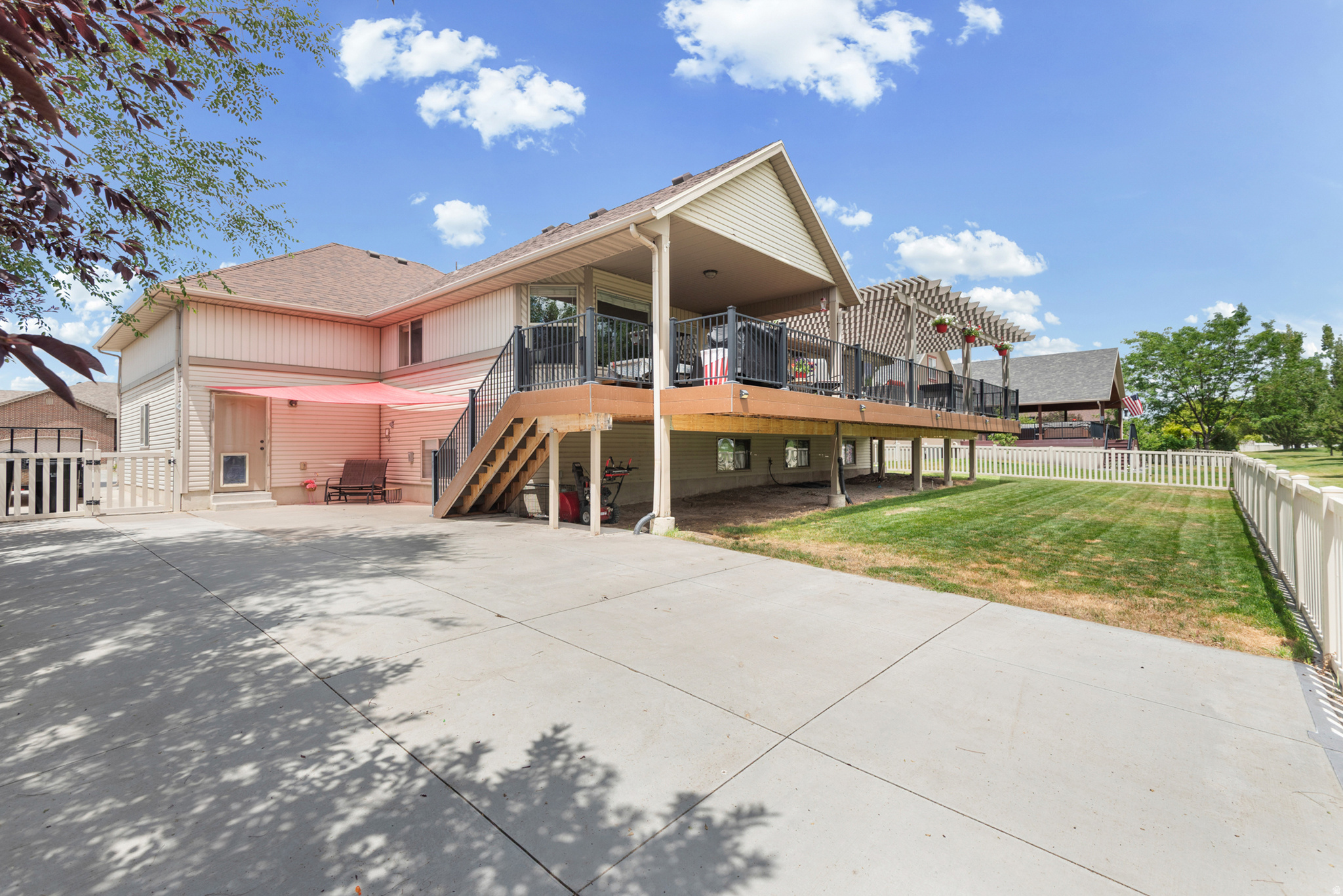 main property photo 41