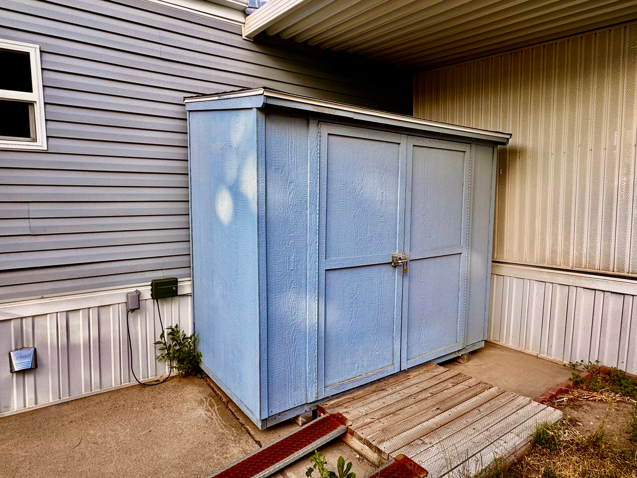 main property photo 13