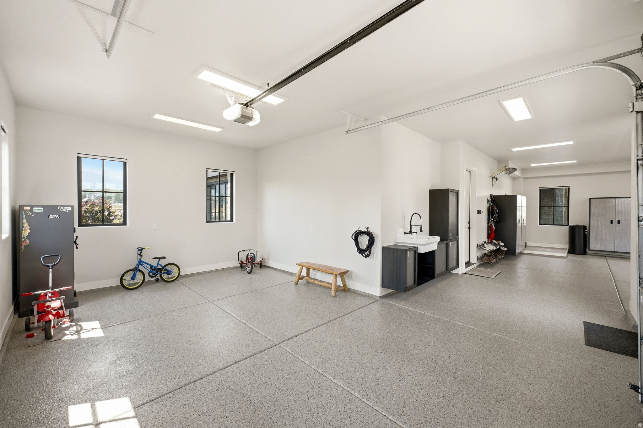 main property photo 94