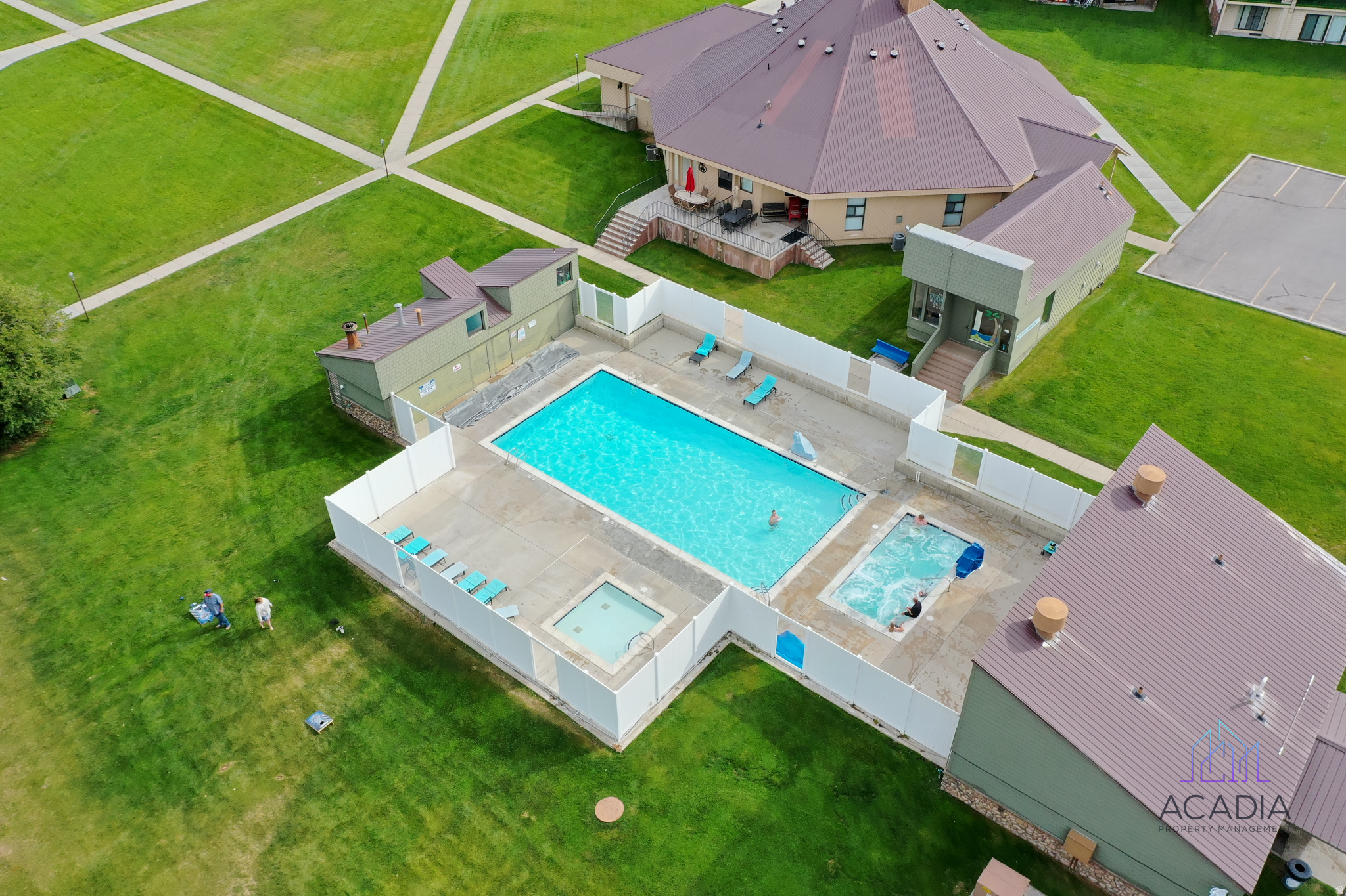 main property photo 13