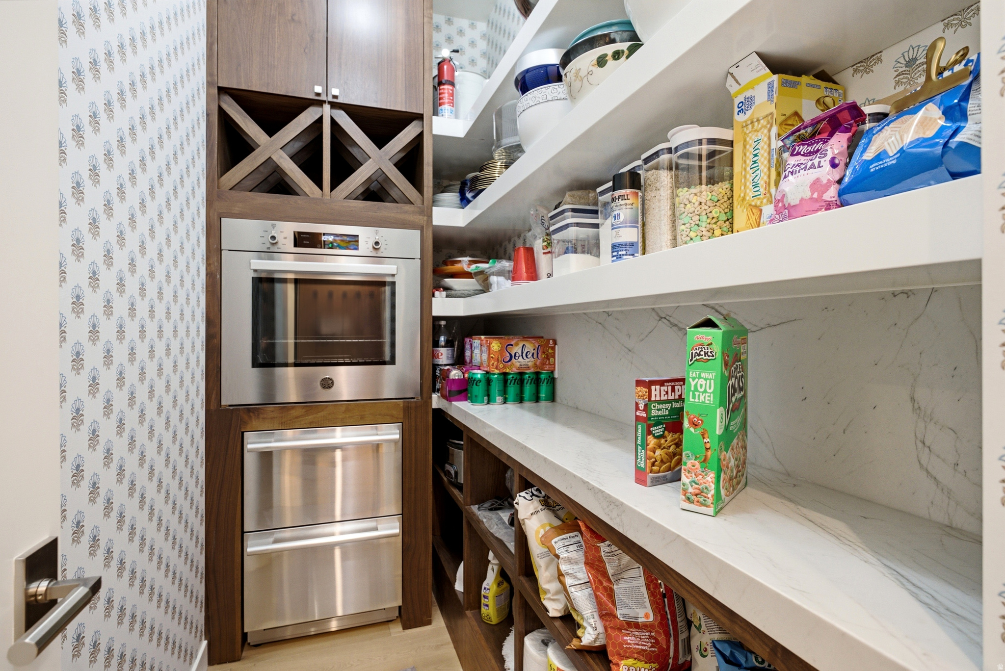 main property photo 28