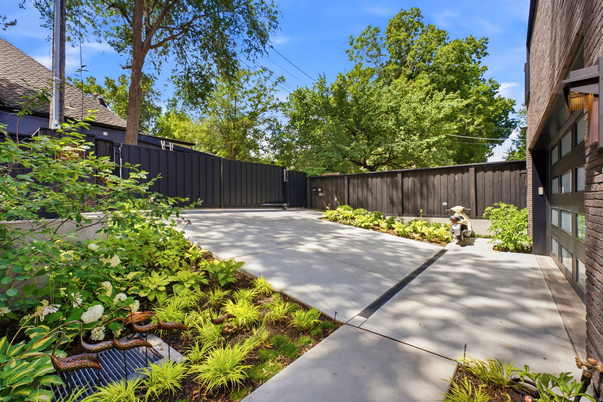 main property photo 74